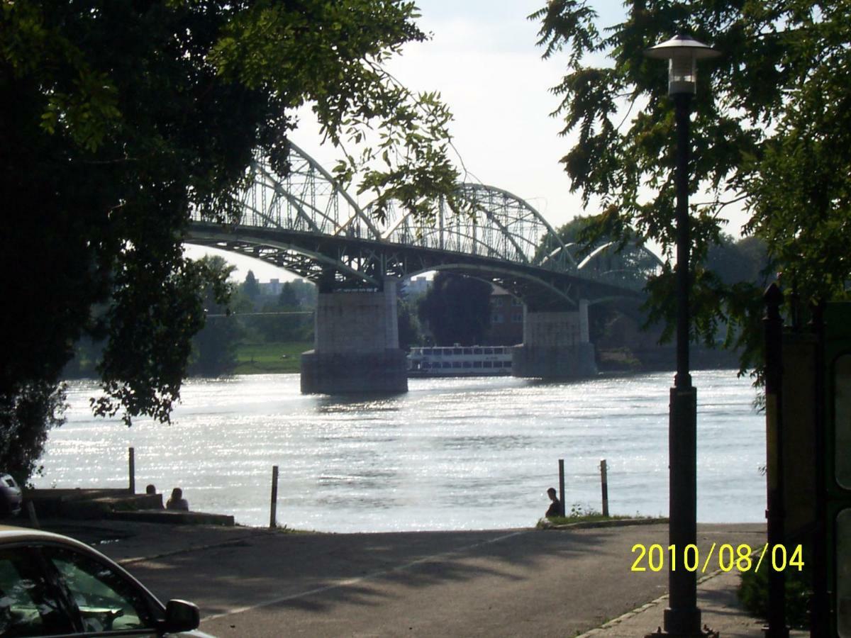 Ubytovanie Danube Štúrovo Εξωτερικό φωτογραφία